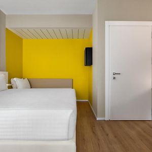 1 Double Bed Mobility Accessible Room Roll shower Non-Smoking